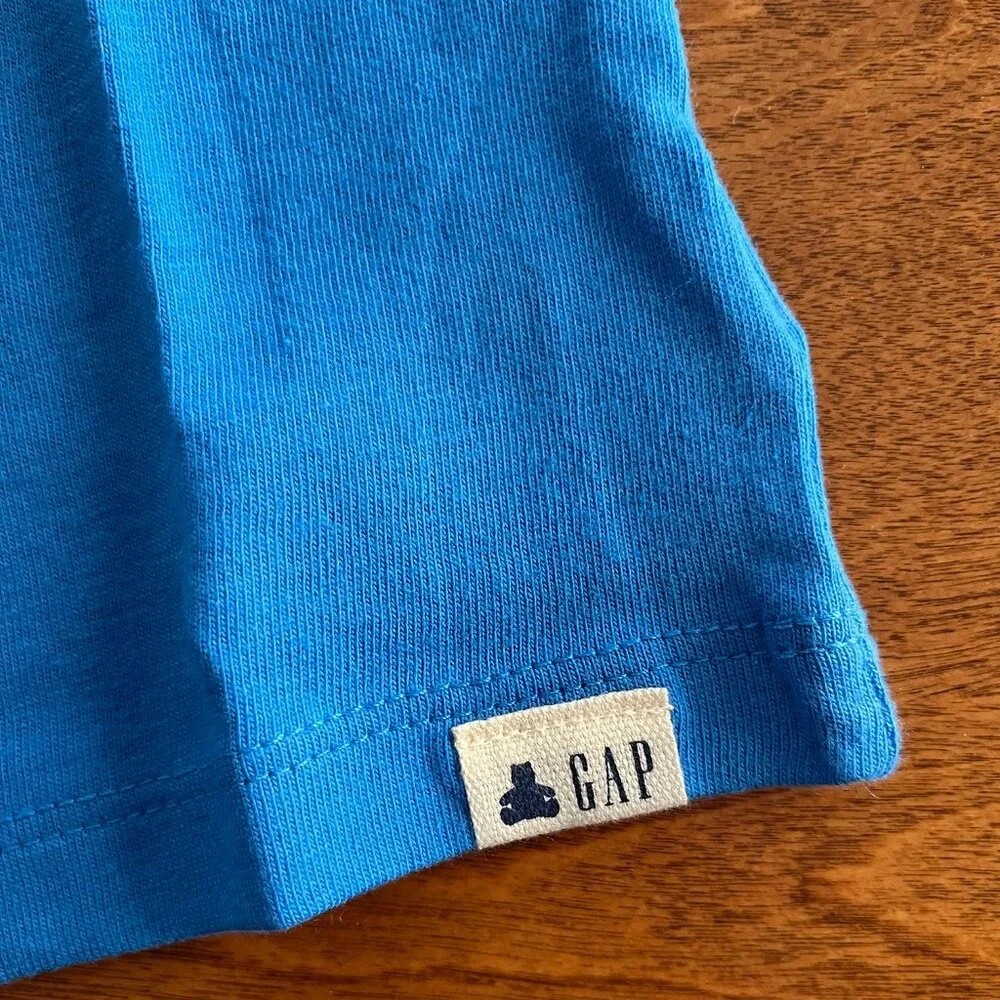Gap blue pocket T-shirt 4T NWT